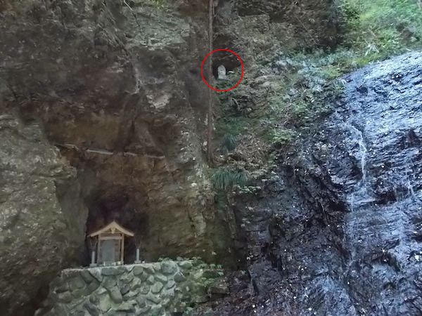 白綾の滝