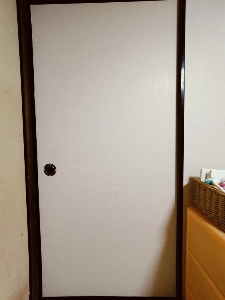 引き戸の表の張り替え
