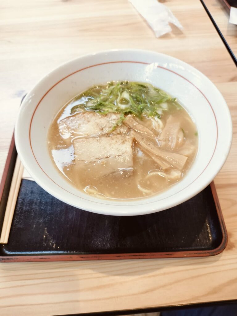 醤油豚骨ラーメン